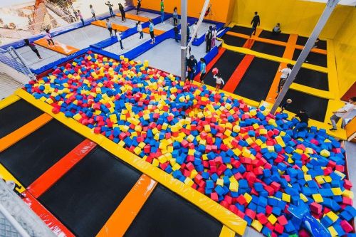 Изображение батутного центра